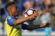 BERGAMO, ITALY - MAY 27:  Jonathan De Guzman of AC Chievo Verona controls the ball during the Serie A match between Atalanta BC and AC ChievoVerona at Stadio Atleti Azzurri d'Italia on May 27, 2017 in Bergamo, Italy.  (Photo by Marco Luzzani/Getty Images)
